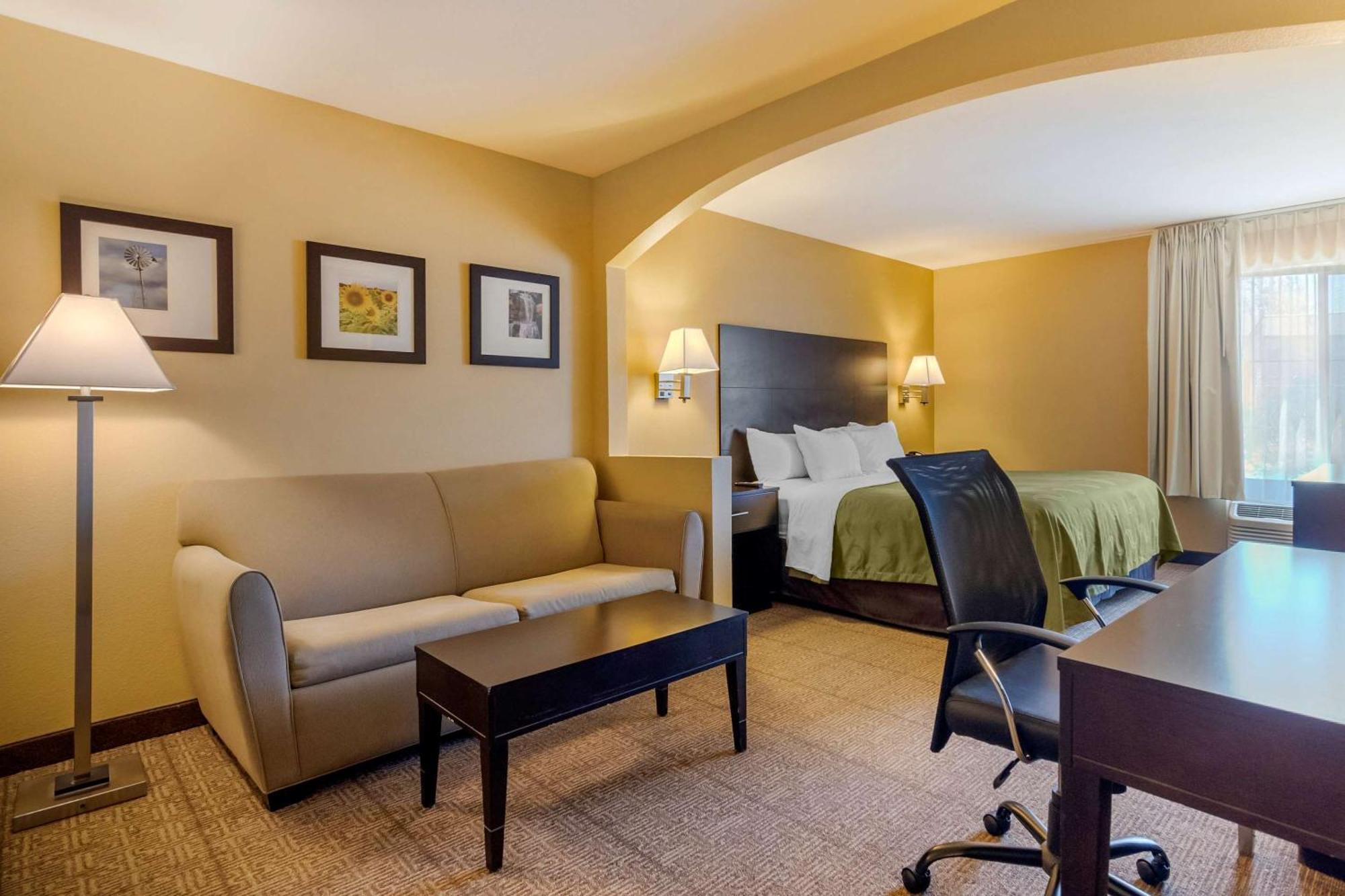 Quality Inn & Suites Lenexa Kansas City Buitenkant foto