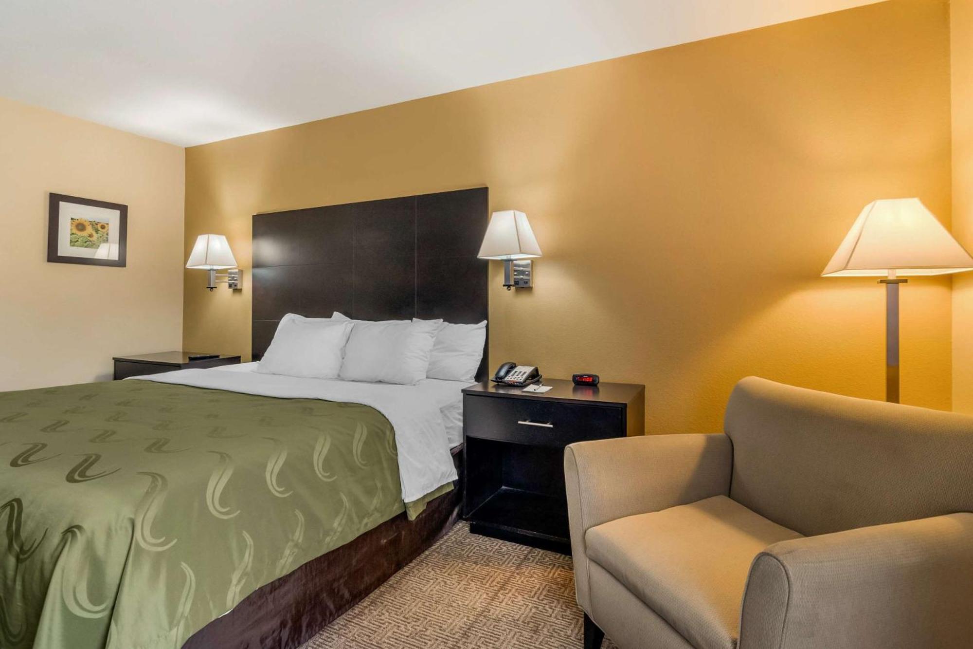 Quality Inn & Suites Lenexa Kansas City Buitenkant foto